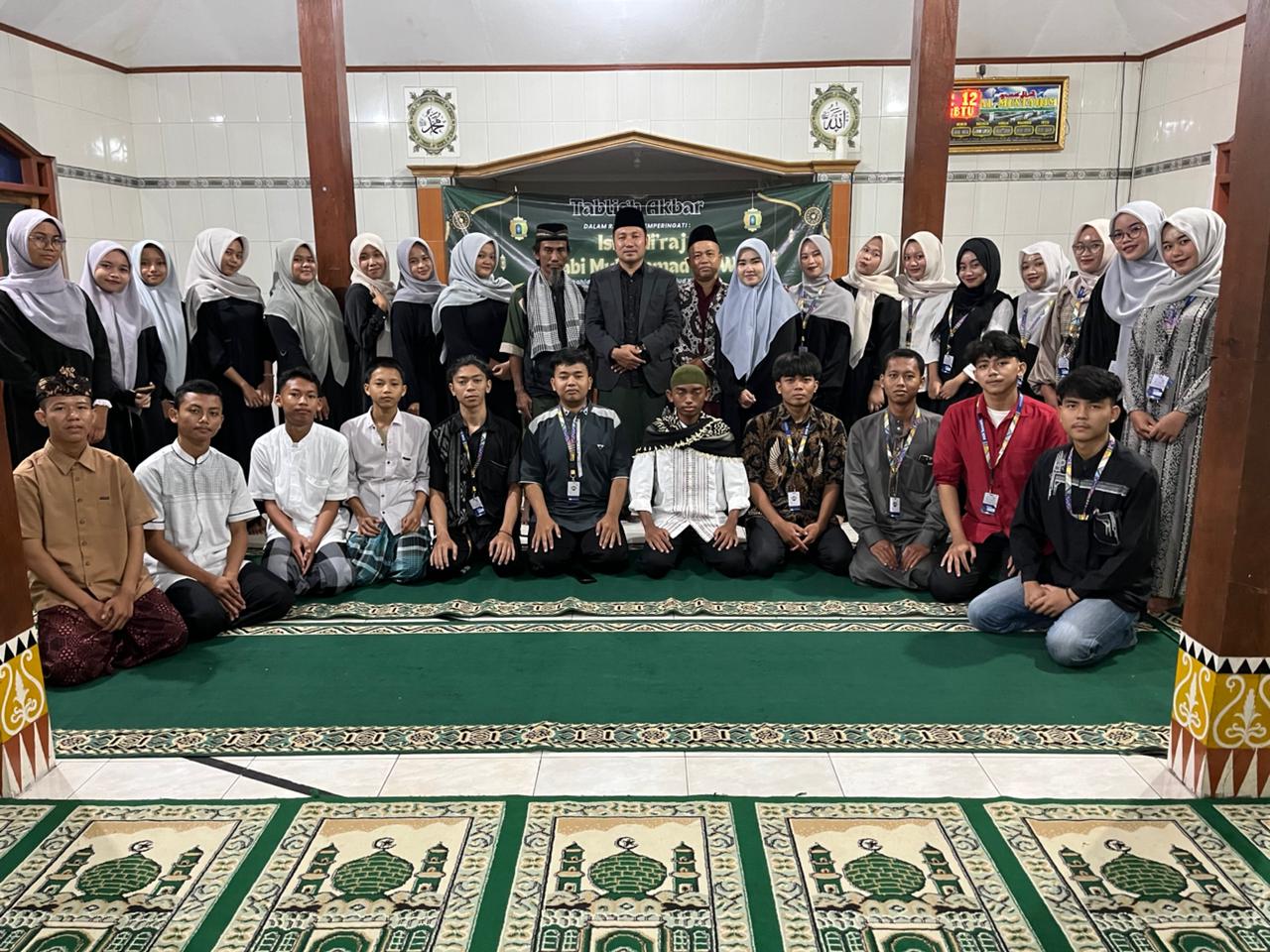 Pengajian akbar di masjid Al- mustaqim bersama risma al.mustaqiim x Kknt 45 UDB